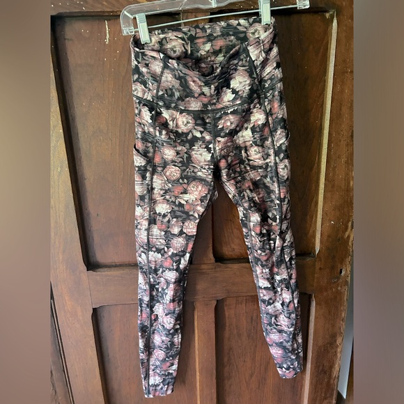Lululemon rose print running leggings - Picture 1 of 2